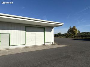 Local d'activité 174 m²
