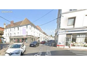 Local commercial 152 m²