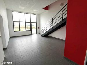 Local d'activité 2 395 m²