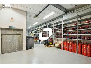 Local d'activité 300 m²