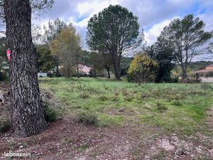 Terrain constructible 388 m2  Plat  Quartier calme