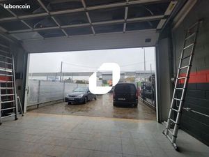 Local industriel 105 m²