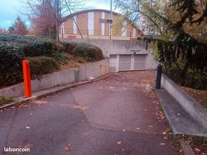 Parking 11m carré Jules Michelet