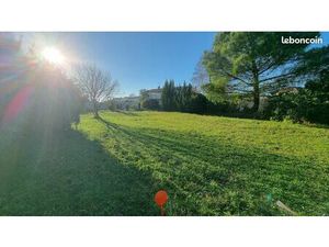 Terrain constructible 558 m² – Centre de Saint-Just-Luzac