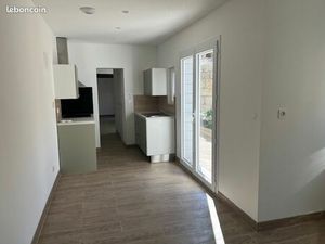 ROCHEFORT - CENTRE VILLE - T2 avec cour