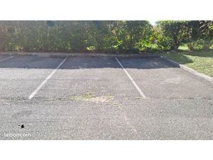 Place de parking extérieur