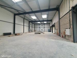 Local d'activité 1 769 m²