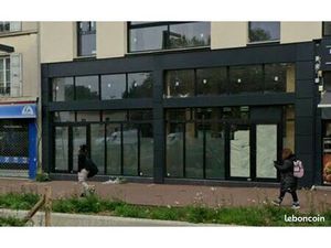 Local commercial 180 m² LE BOURGET
