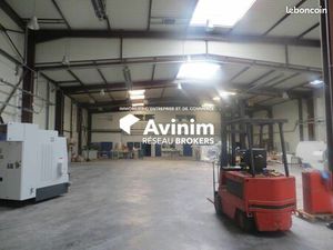 Local 1677 m² Linas