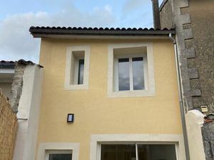 Maison centre de Baignes