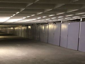 Loue box  garage  parking  15m2 ou 7.5m2