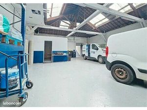 Local d'activité 220 m²