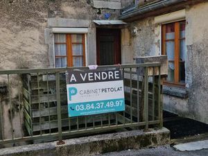 Petite Maison au Centre de Poligny