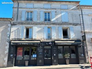 Immeuble 275 m² Montmoreau-Saint-Cybard