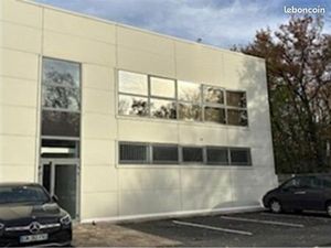 à louer / à vendre – bureaux spacieux et fonctionnels à olivet
