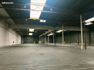 Local d'activité 2 729 m²