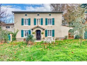 Maison de caractère 6 pièces - 137m2 - Terrain 2390m2 - Dépendances - Marsaz - Prix : 349.