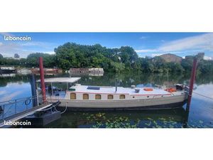 Péniche bateau logement navigante 80m²
