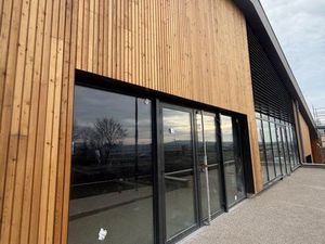 Local commercial neuf – 110 m² – Retail Park Vittal Shop – Hettange-Grande