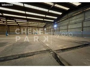 Local 472 m² Woippy