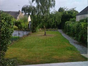 Maison de bourg à louer à Quelaines St Gault