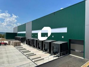 Local industriel 31 520 m²