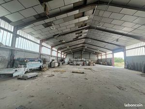 Local 1150 m² ANNEYRON