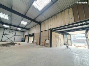 Local d'activité 4 918 m²