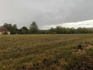 Terrain 1 700 m² Perigueux