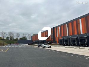 Local industriel 15 525 m²