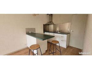 Bel appartement T3 renové en centre ville d'Oloron