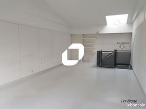 Bureau 74 m²