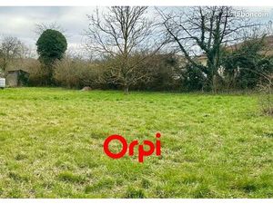 Terrain 1 200 m² Frontonas