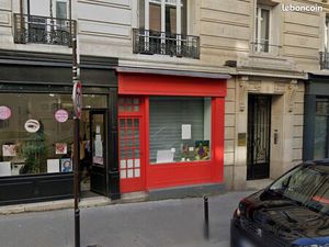 À LOUER - Local commercial 22 m² - Belle façade - Rue Lamarck (Paris 18)