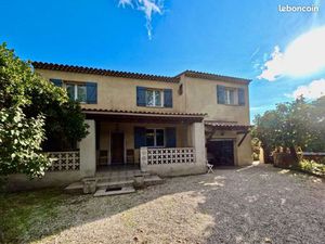Maison (2 appartements) de 137 M2 sur Garéoult à 30 min de Toulon