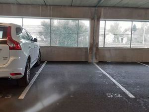 Place de parking privée