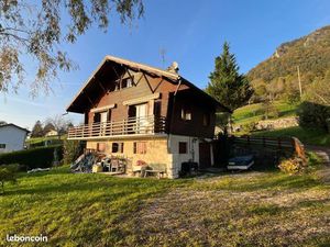 Chalet et 2400m2 de terrain constructible