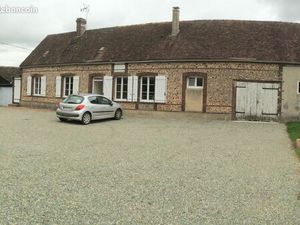 BELLE LONGERE T4 de 100 m² exposée plein sud