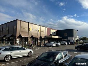 Zone LECLERC local 105 m2 950