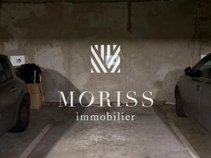 Parking/box 1 pièce 11 m²