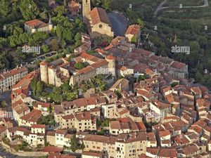 Appartement t2 1 chambre cuisine salon sdb callian village