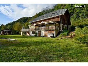Chalet 6 pièces 194 m²