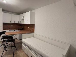 Studio meublé refait à neuf avec terrasse – Résidence sécurisée