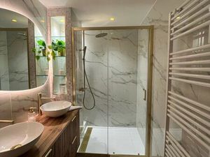 Grand F4 rénové avec terrasse