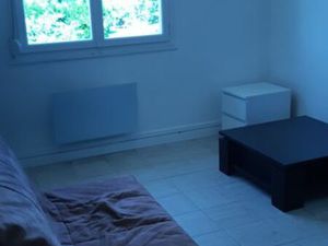 Studio meuble avec 1 place de parking endroit calme proche amazon roissy