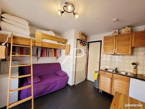 Studio 1 pièce 13 m²