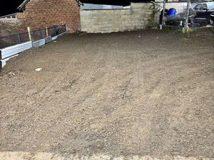 Maison avec grange et garage