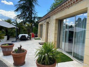 Superbe petite maison chic en pierre de 85 m2 habitables sur 480 m2