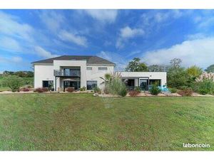 Villa 10 pièces 277 m²