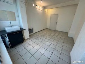 Local  professionnel  centre-ville  La Crau